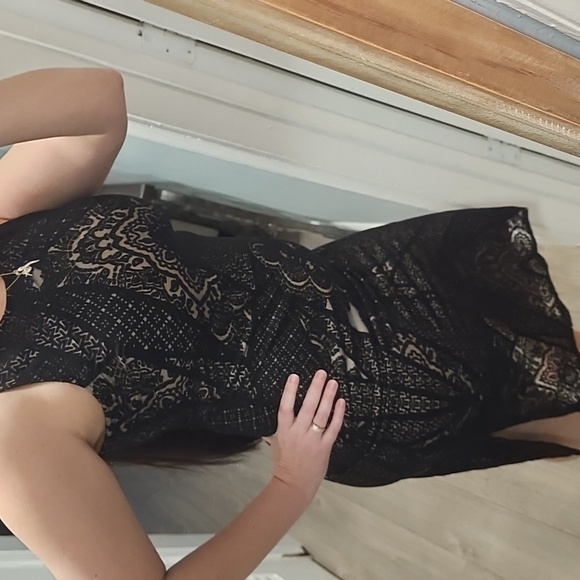 Carmen Valvo Nude & Black Lace Dress - Picture 2 of 9